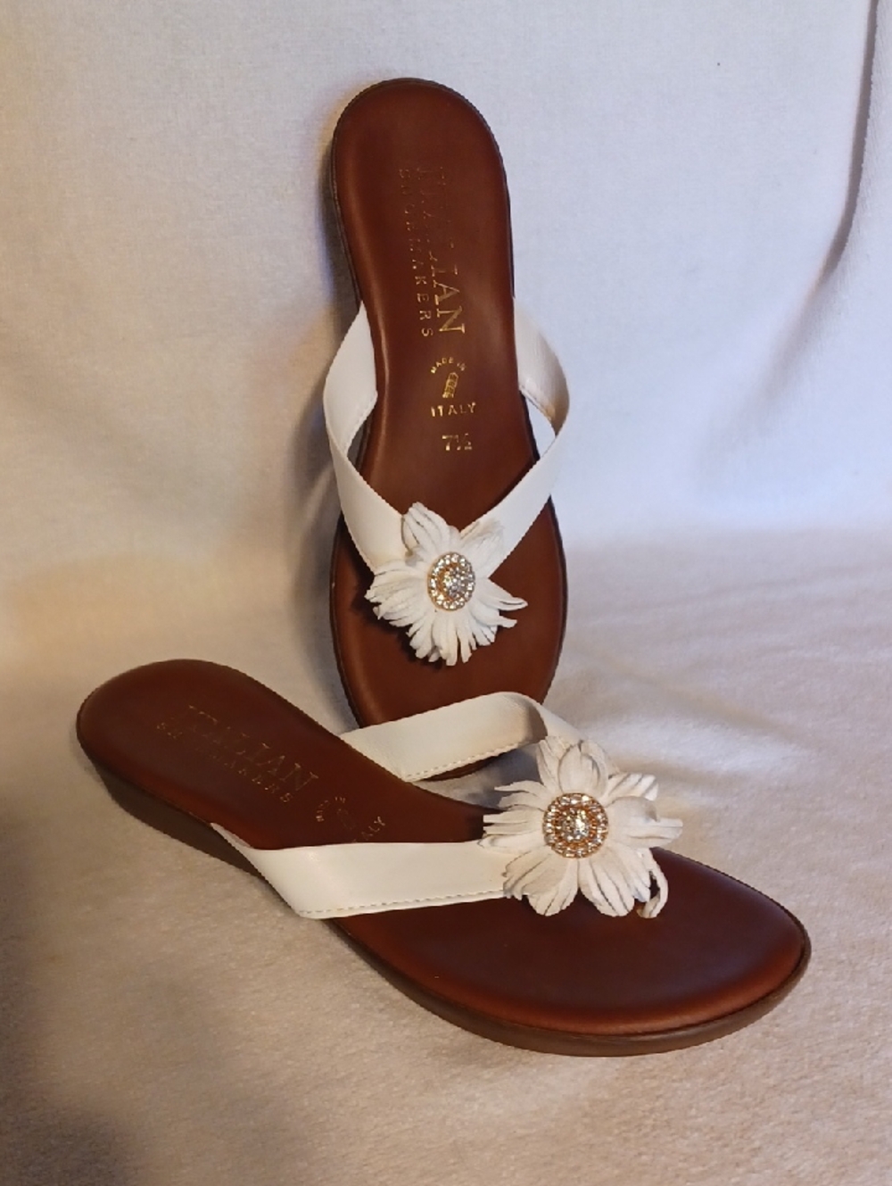 White Floral Embellished Women's Thong Sandals Italian Shoemakers Size 7.5